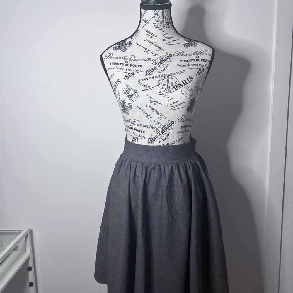 H&M Gray Knee-Length A-Line Pleated Skirt
